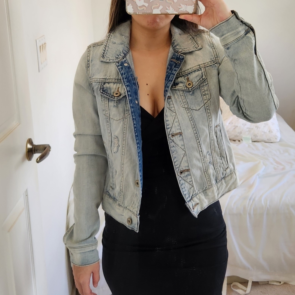 True Craft XS Light Wash Distressed Jean Jacket